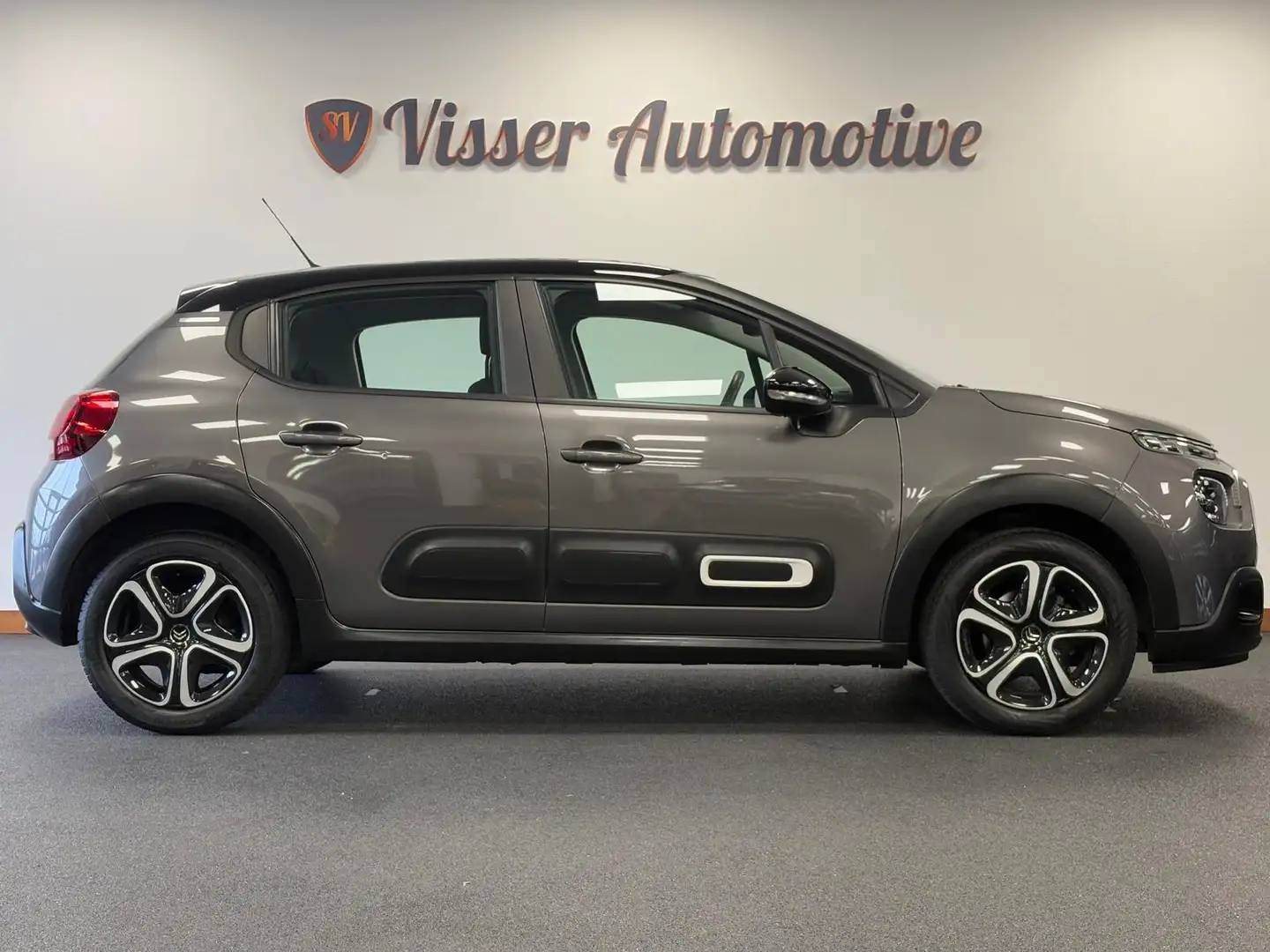 Citroen C3 1.2 PureTech Feel*Nieuwe Distr.riem*Nationale Auto Grijs - 2