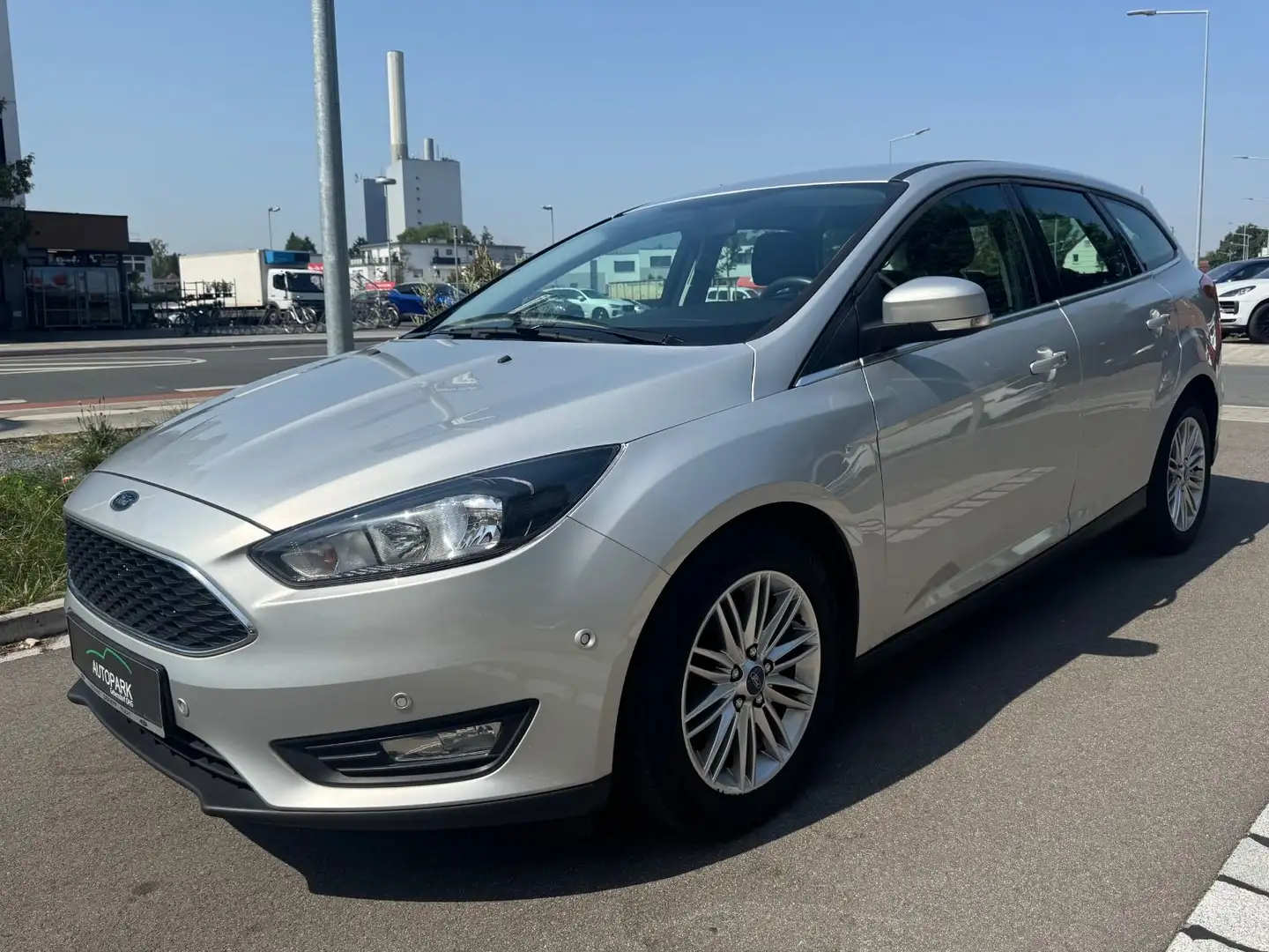 Ford Focus Turnier Cool & Connect/Navi/SHZ/PDC/Klima Argent - 1
