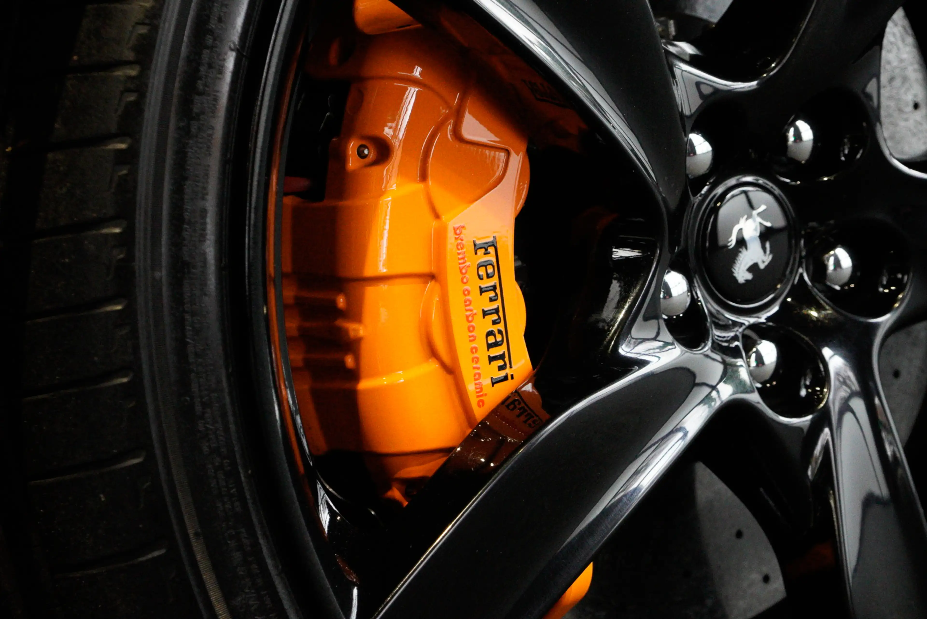 Ferrari Purosangue 6.5 V12 — photo 12