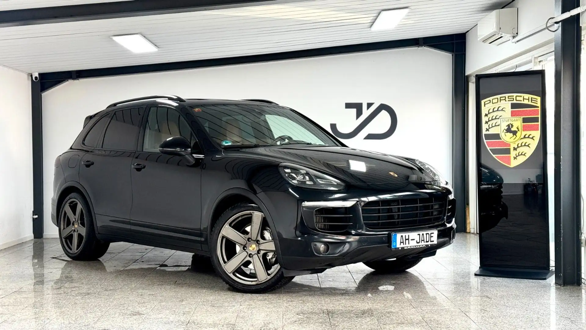 Porsche Cayenne S Diesel *AHK*Pano*Bose Schwarz - 1