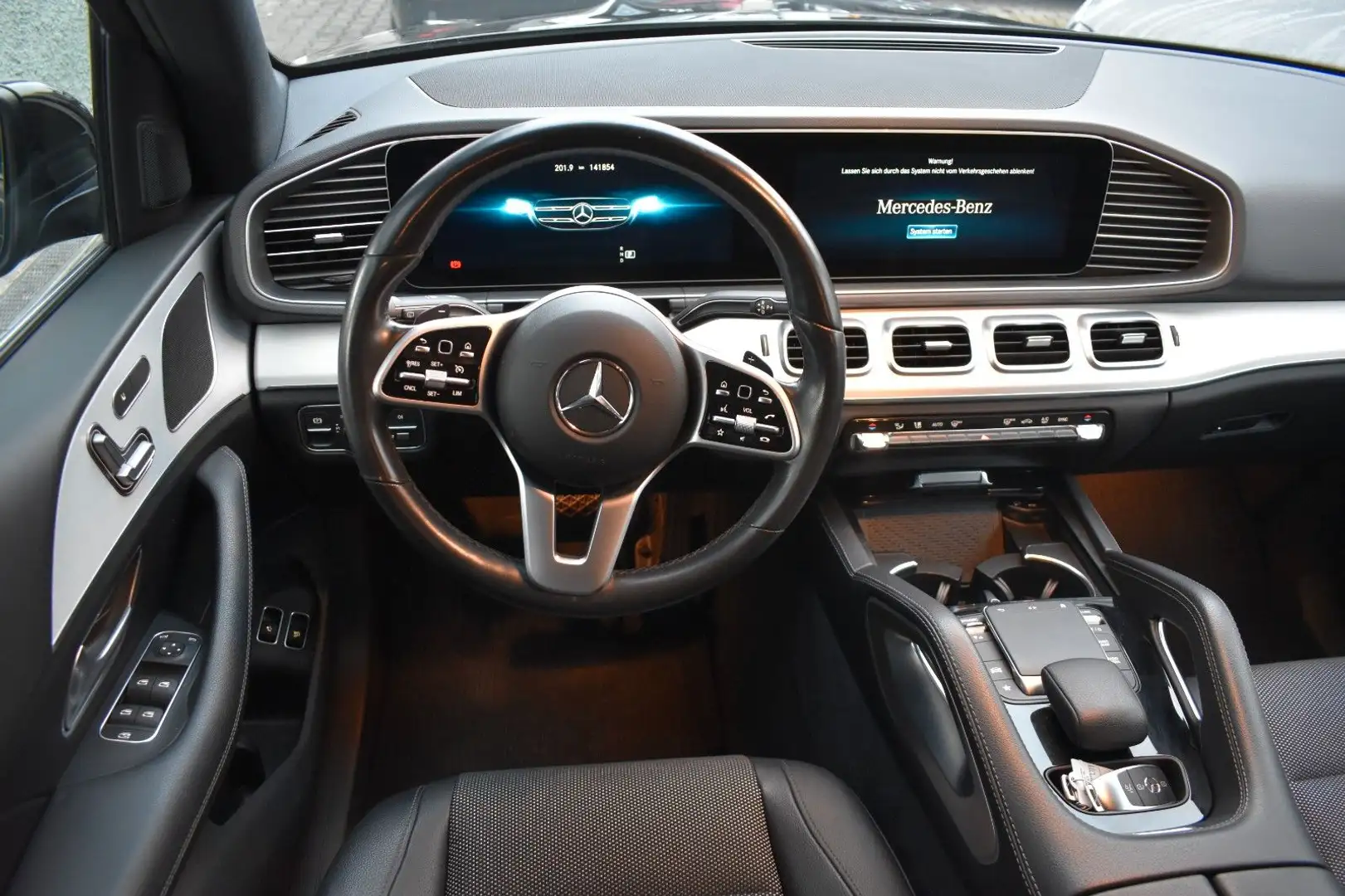 Mercedes-Benz GLE 300 d 4Matic*KAMERA*AHK*LED*WIDESCREEN*SHZ*P Negru - 2