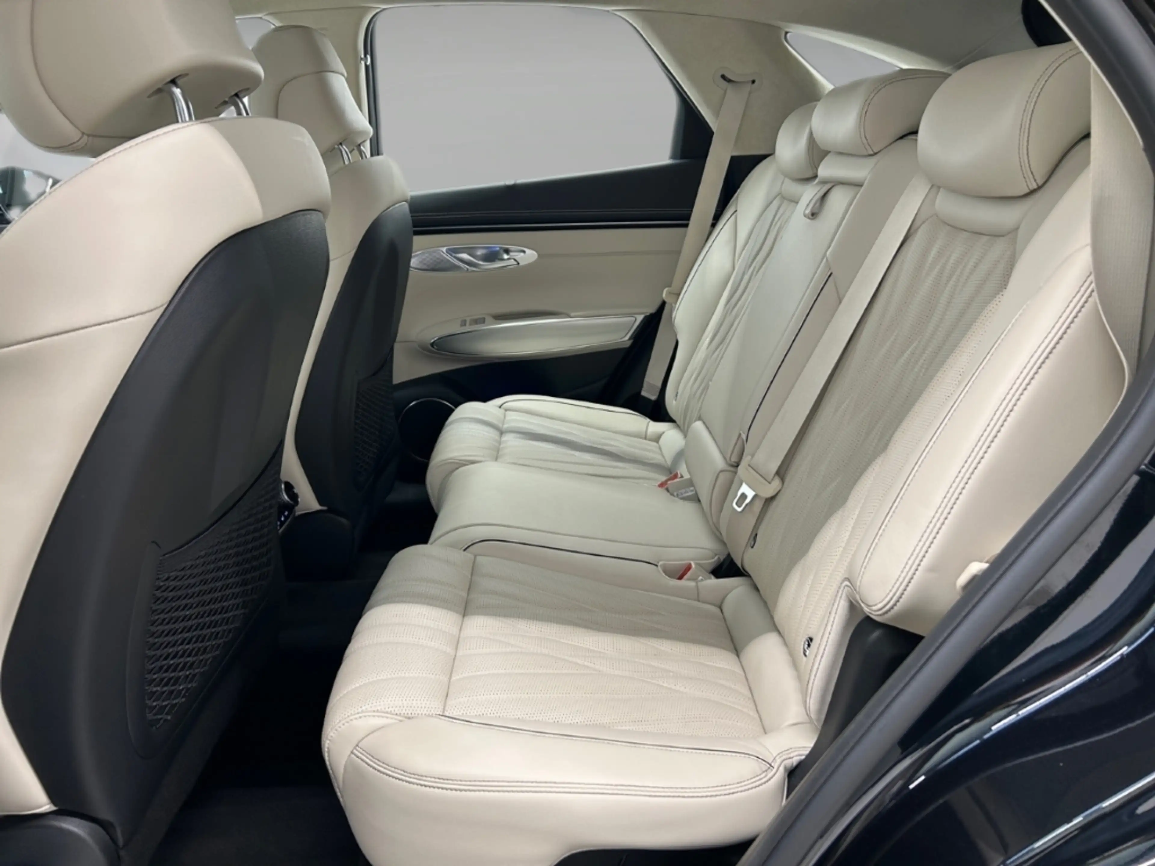 Genesis GV70 Luxury 4WD AD El. Panodach Memory Sitze LED ACC El — photo 13