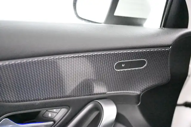 Mercedes-Benz A-Class view 29