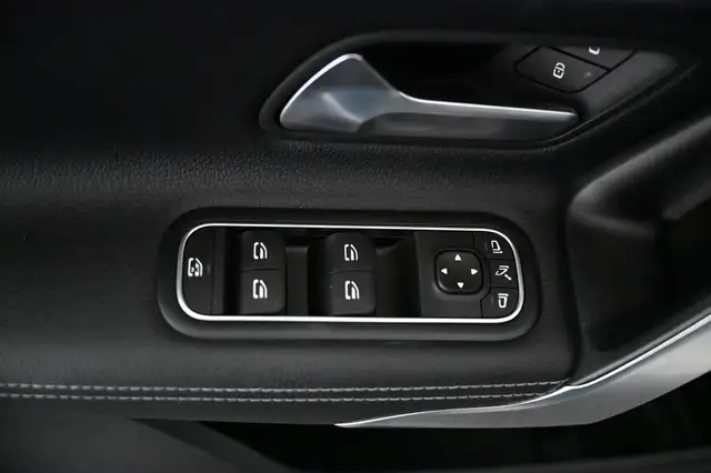 Mercedes-Benz A-Class view 28