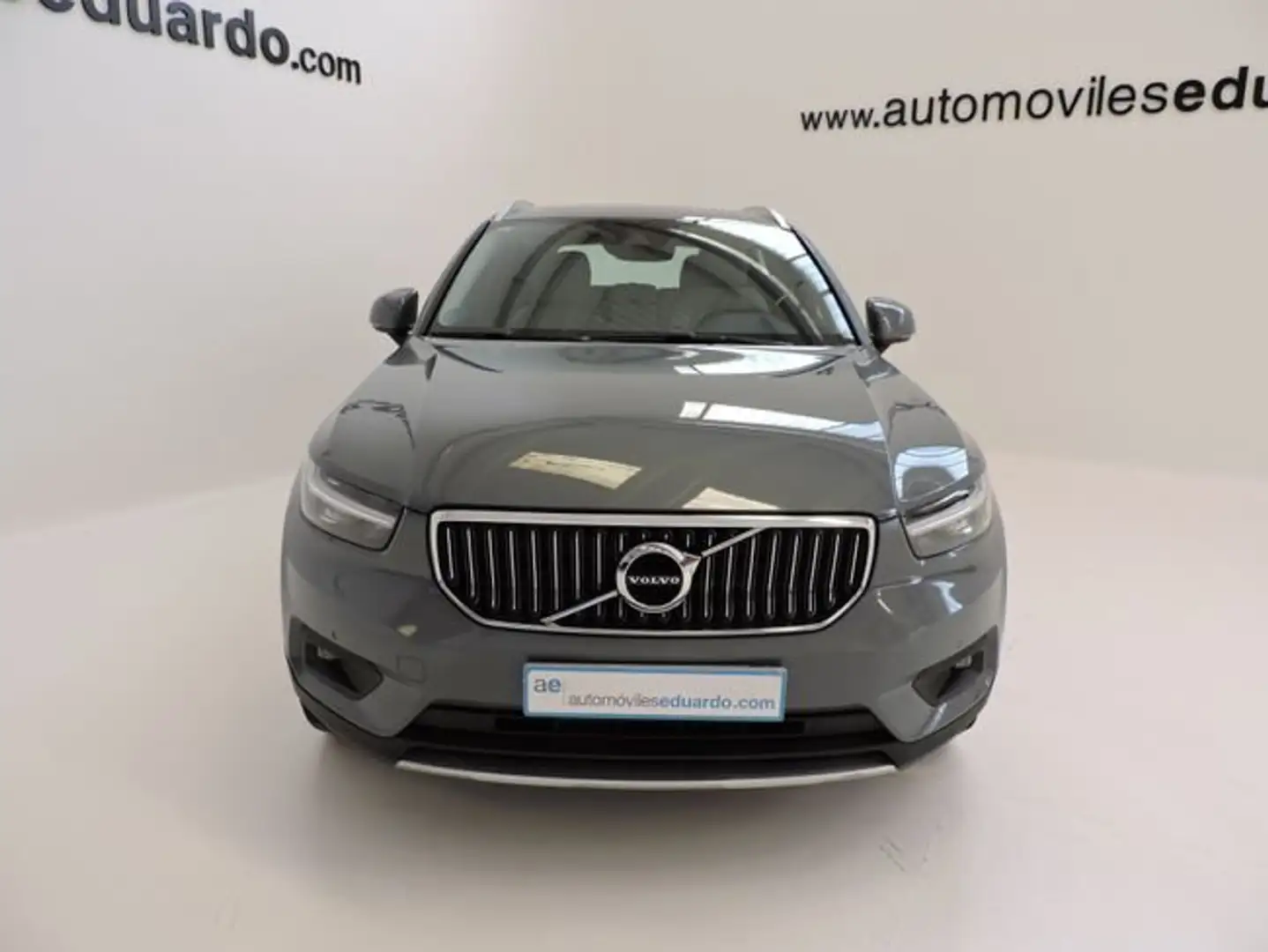Volvo XC40 T4 Recharge Inscription Aut. Gris - 2