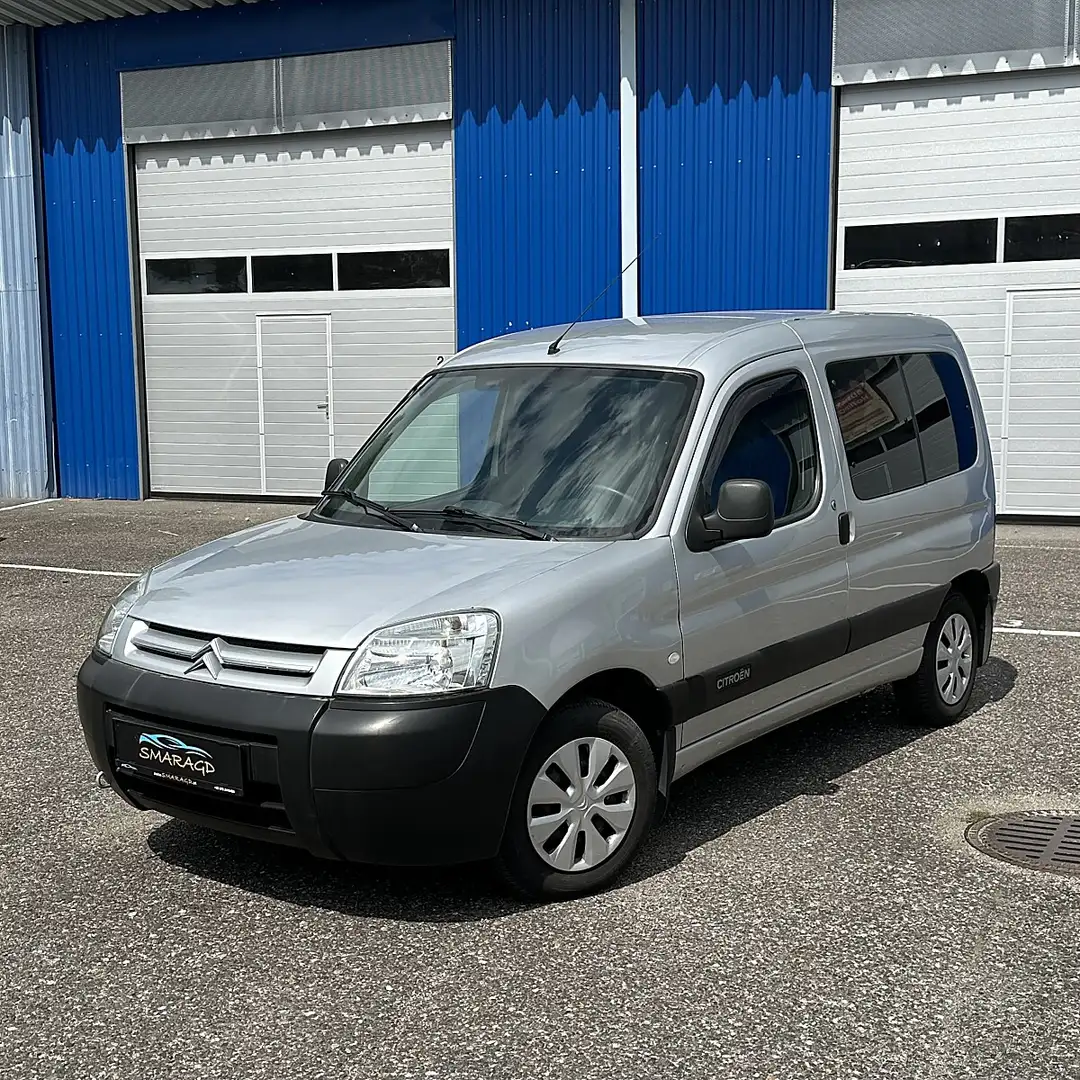 Citroen Berlingo 1,4i X Grau - 2