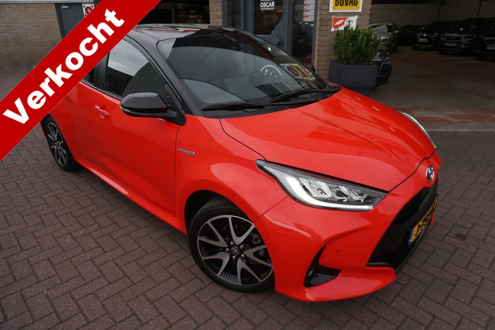 Toyota Yaris 1.5I Hybrid Launch Edition Automaat Rot - 1