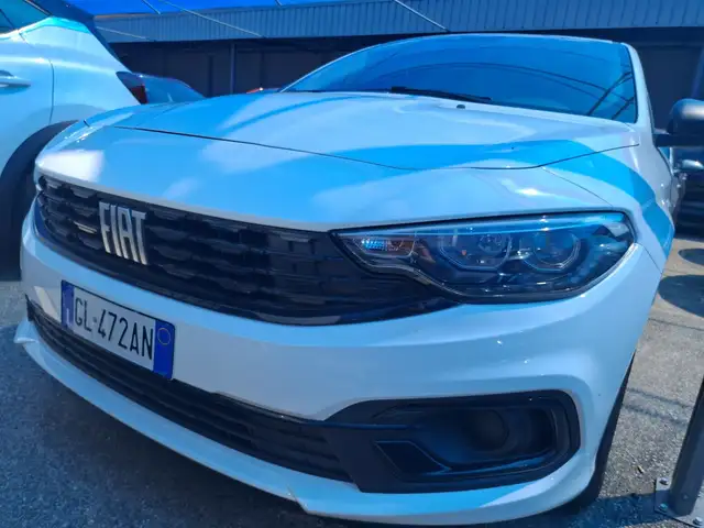 Fiat Tipo view 3