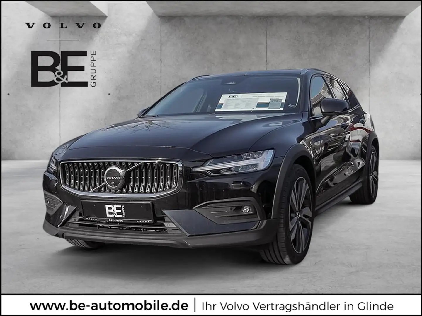 Volvo V60 Cross Country 2.0 Plus AWD Czarny - 1