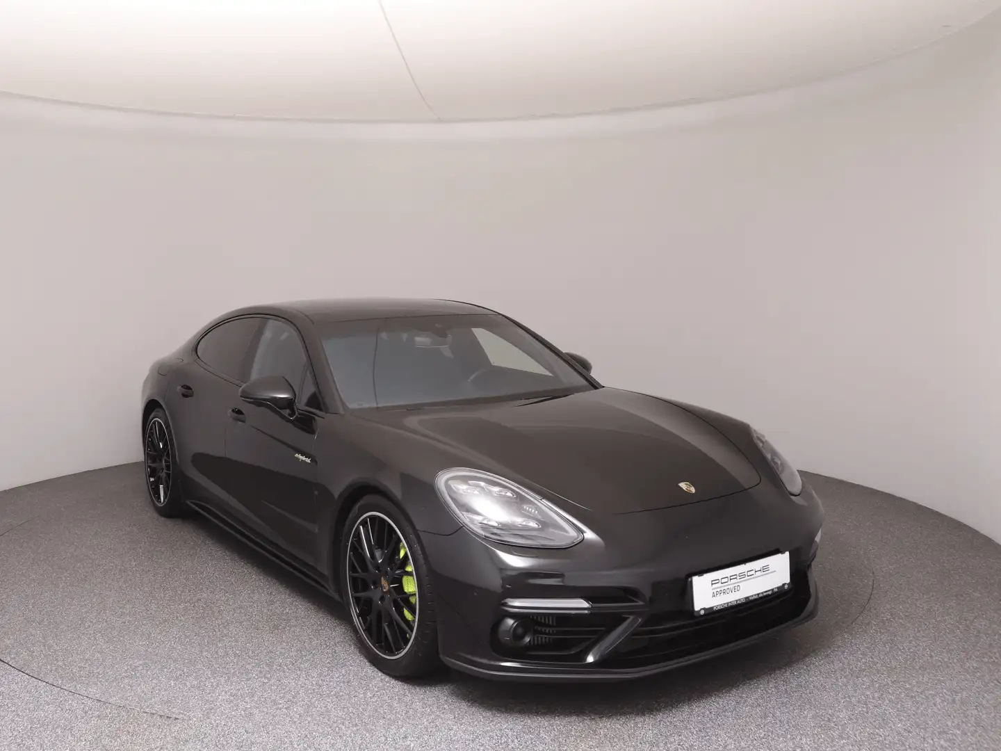 Porsche Panamera Turbo S E-Hybrid Schwarz - 2
