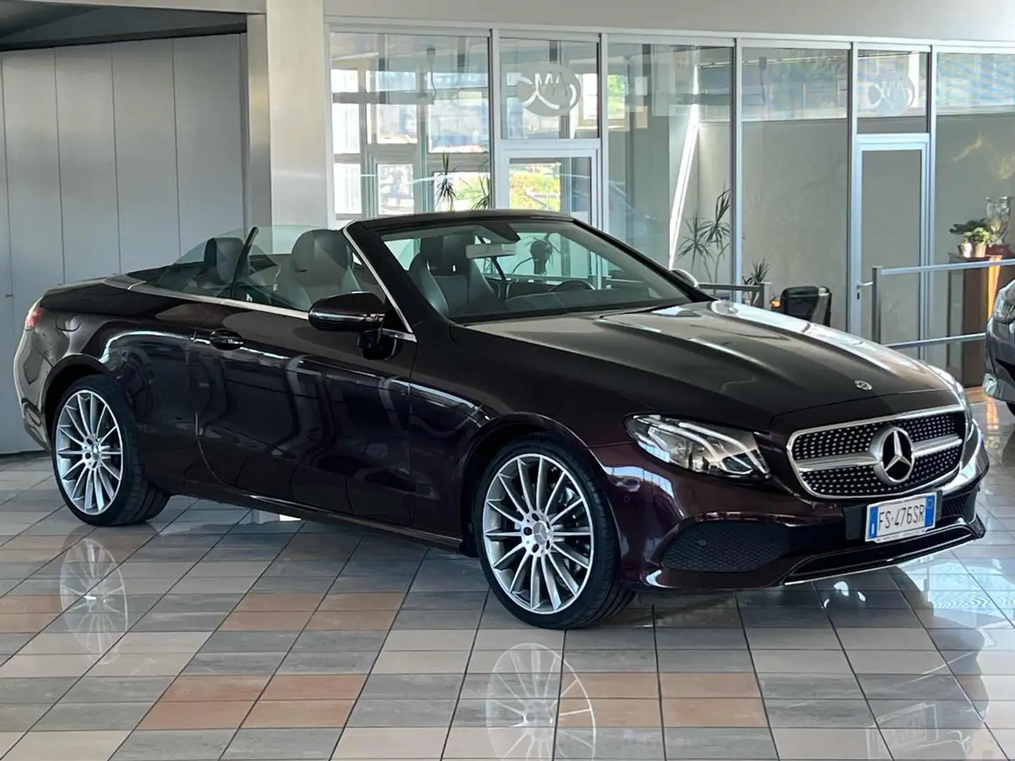 Mercedes-Benz E 220 d Auto 4Matic Cabrio Business Sport Červená - 2