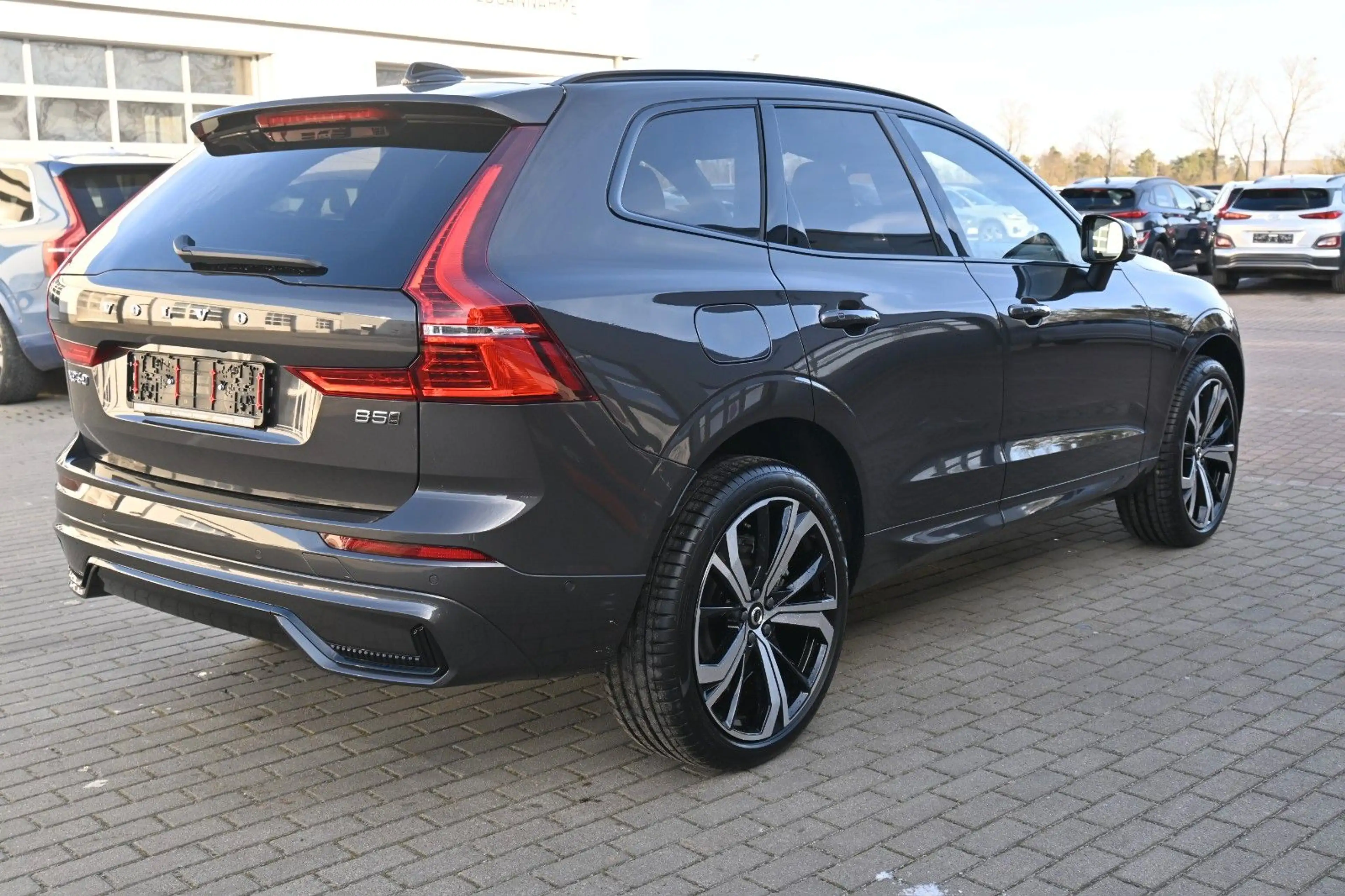 Volvo XC60 B5 AWD Ultra Dark*LUFT*360°*ACC*B&W*AHK — photo 6