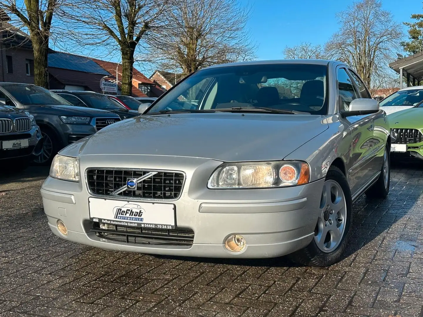 Volvo S60 D5 Momentum Gris - 1