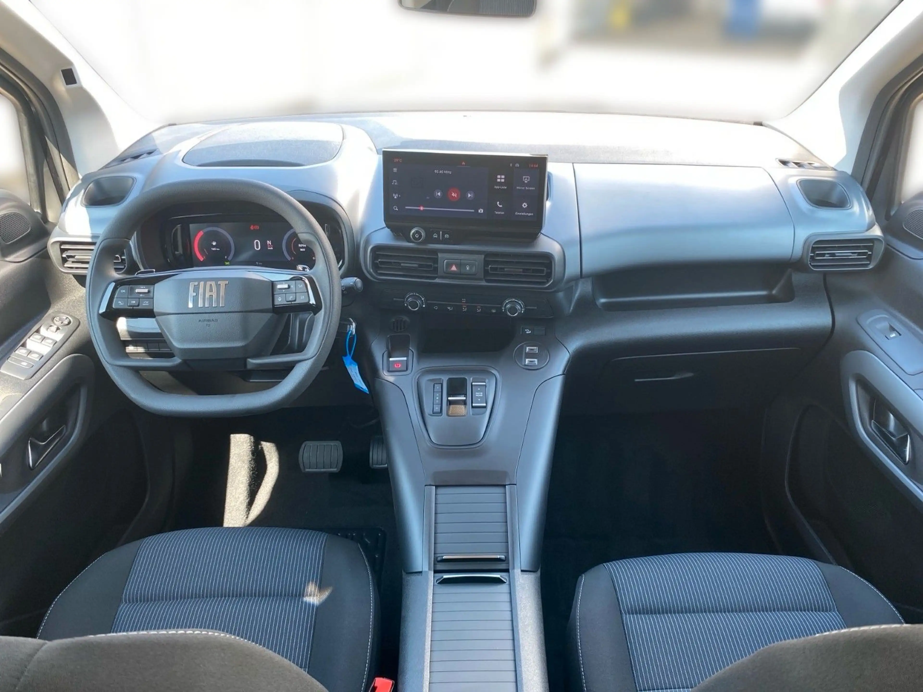 Fiat Qubo L 5-Sitzer L1 1.5 Diesel Icon, Kamera — photo 11
