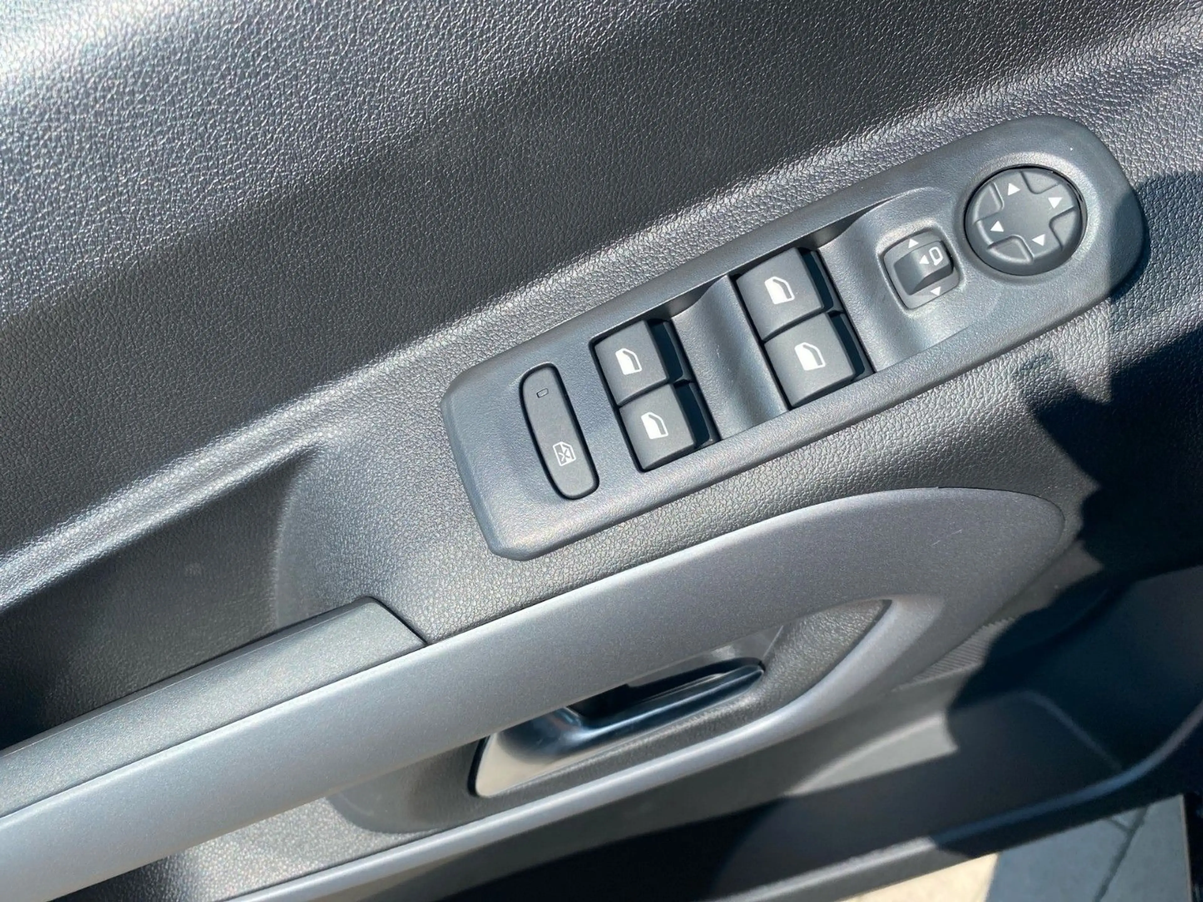 Fiat Qubo L 5-Sitzer L1 1.5 Diesel Icon, Kamera — photo 14