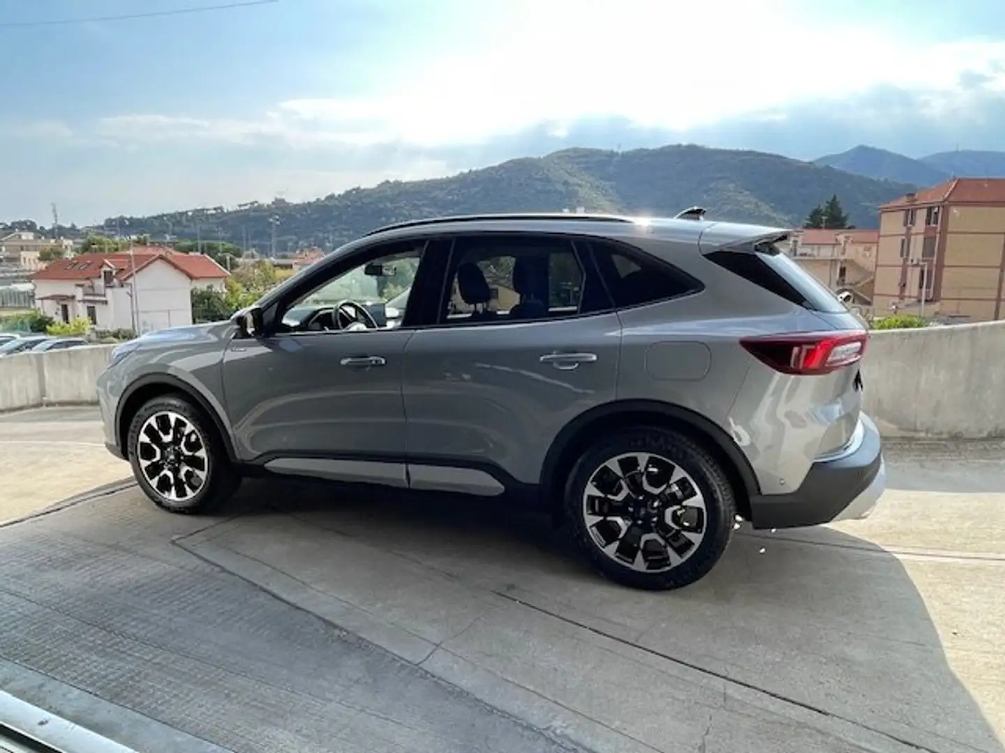 Ford Kuga Kuga 2.5 full hybrid Active X 2wd 180cv auto Grigio - 2