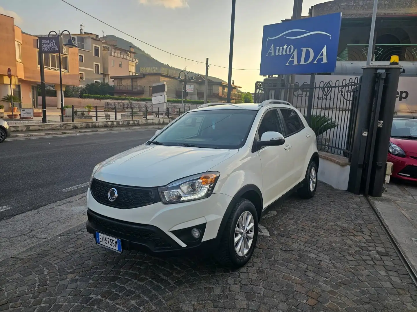SsangYong Korando Korando 2.0 e-xdi Value 2wd 148cv Bianco - 1
