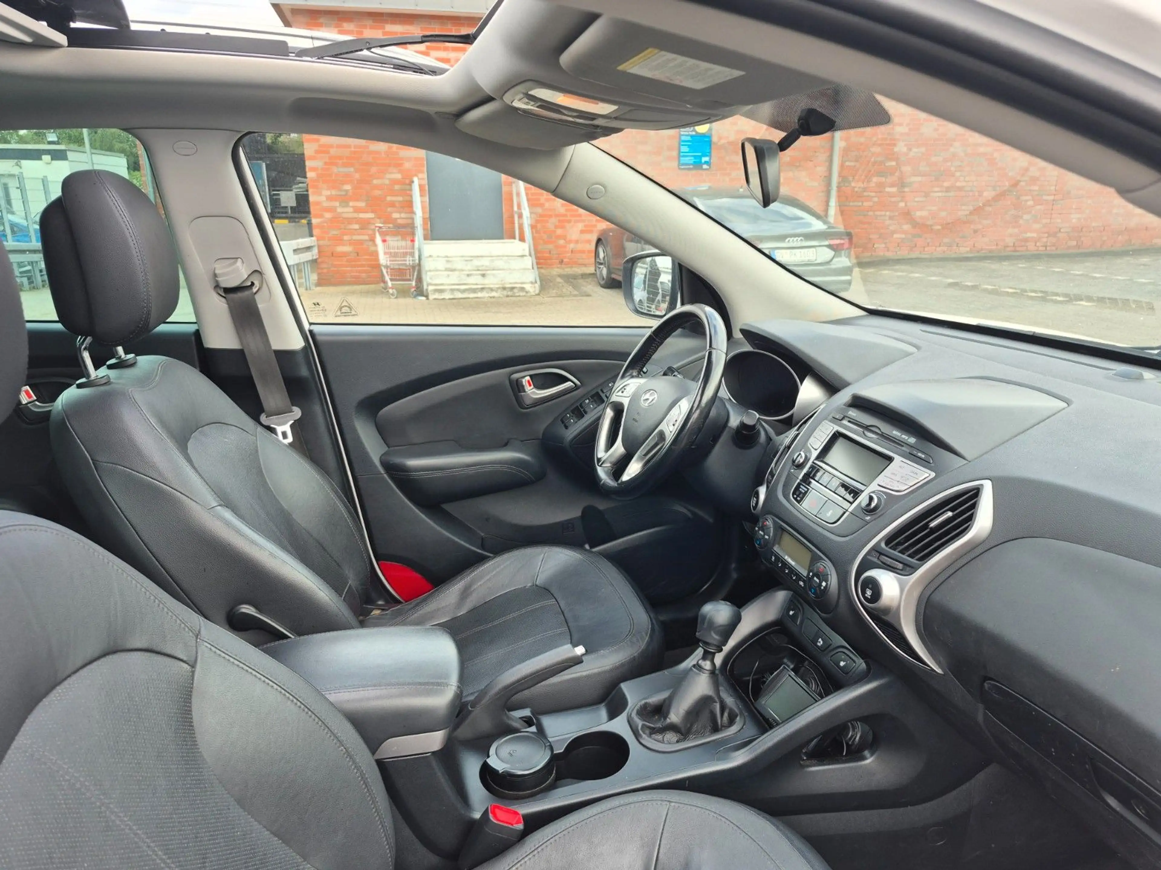 Hyundai iX35 Style AWD Panoramadach Klimaautomatik — photo 12