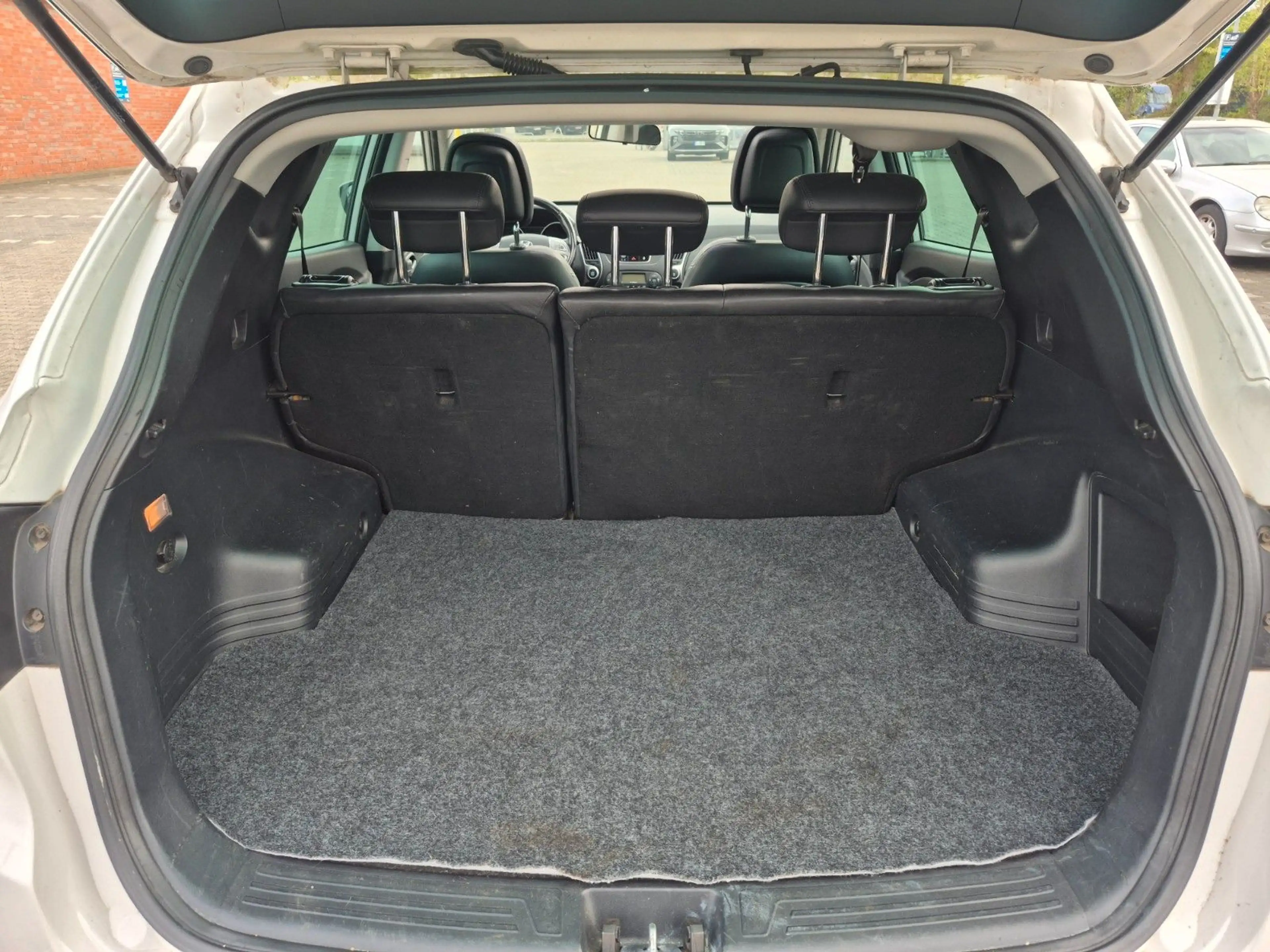 Hyundai iX35 Style AWD Panoramadach Klimaautomatik — photo 7