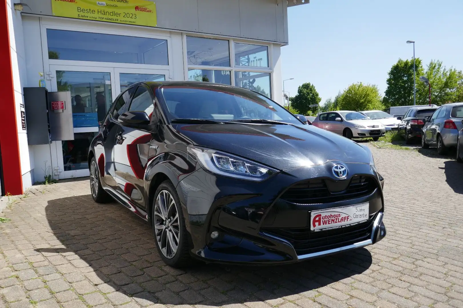 Toyota Yaris 1.5-l Hybrid  Elegant Panorama 5J Garantie Nero - 2