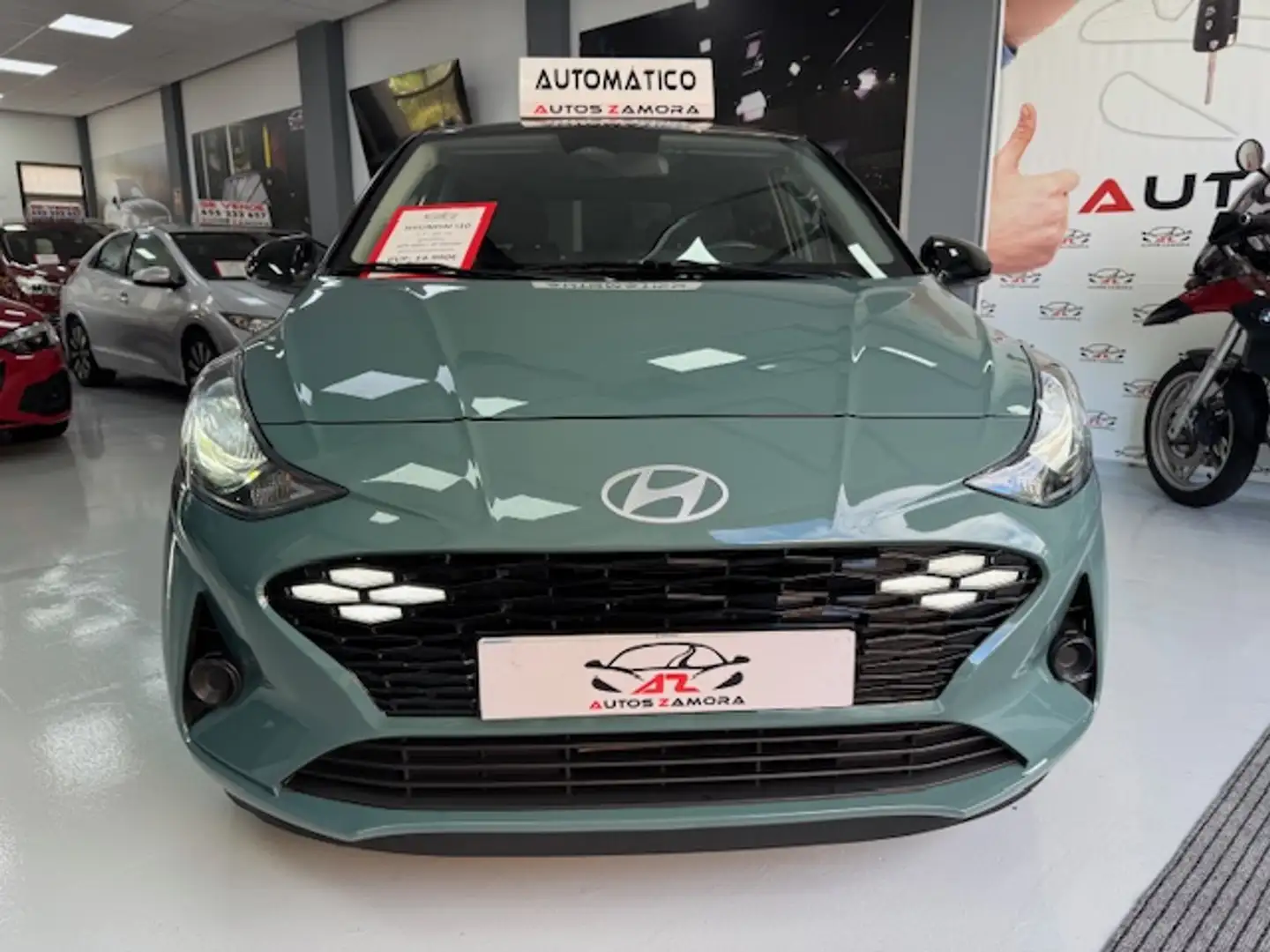 Hyundai i10 1.2 MPI Style 2C Aut. Verde - 2