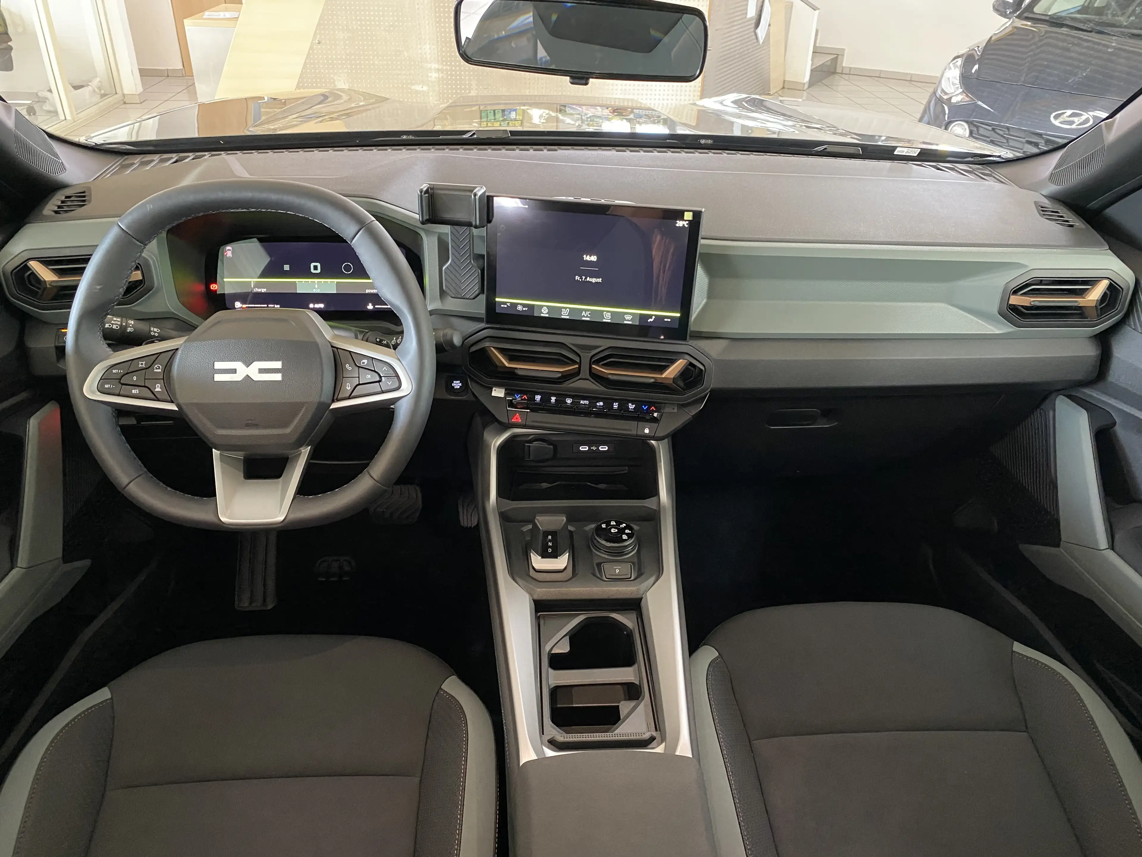 Dacia Bigster Hybrid-G 150 Extreme 4x4 — photo 13