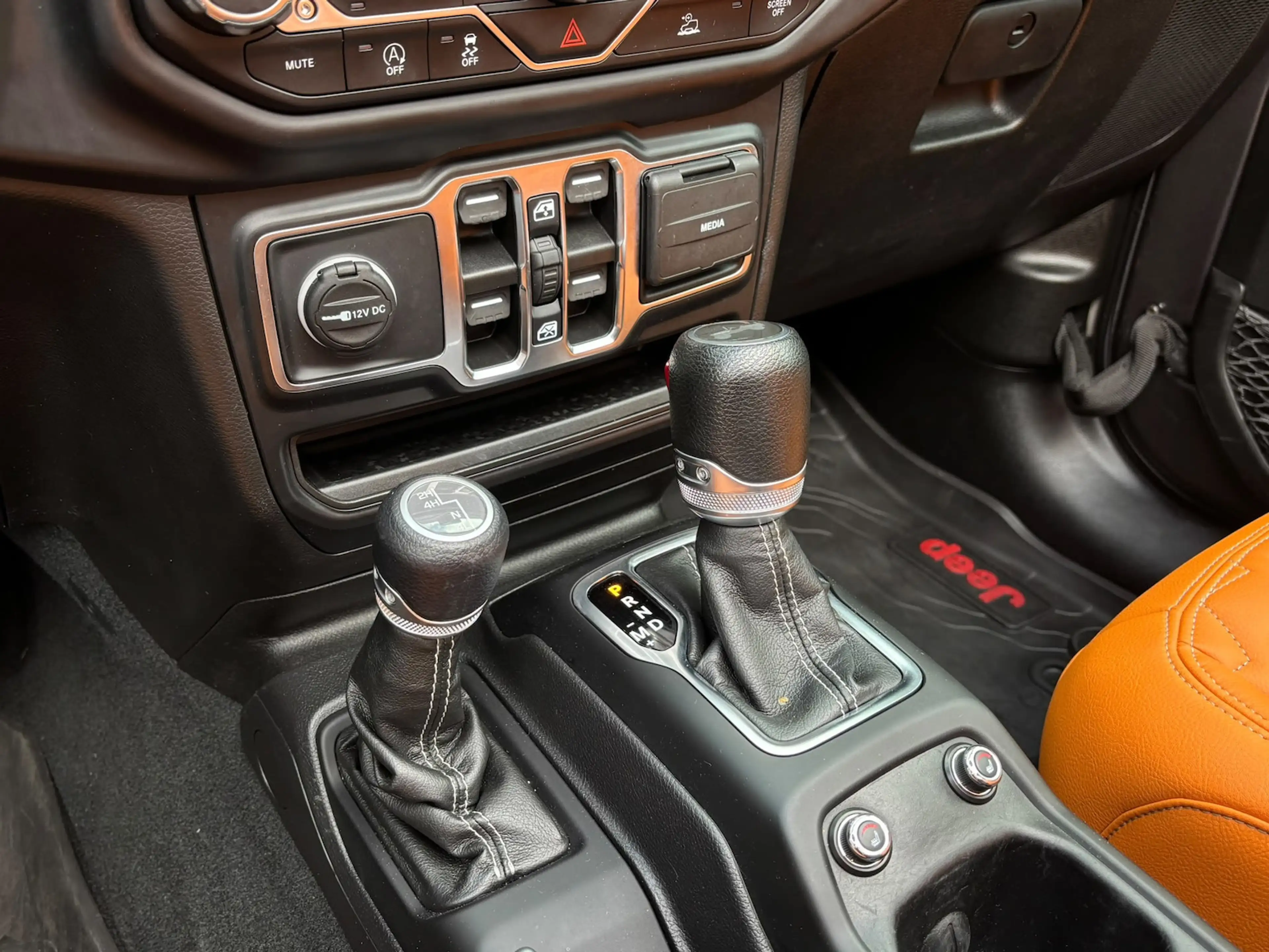 Jeep Wrangler 3,6L UNLIMITED RUBICON 4X4 SHZ LED AHK — photo 25