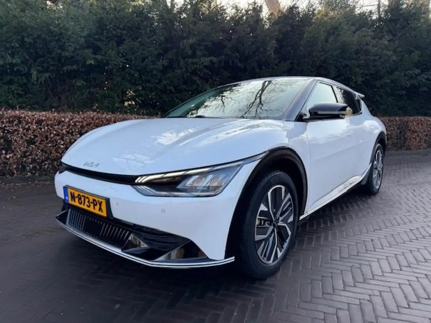 Kia EV6 PLUS 77.4KWH SOH 100%/LEER/NAV/ACARPLAY/FABRIEKSGA Weiß - 1