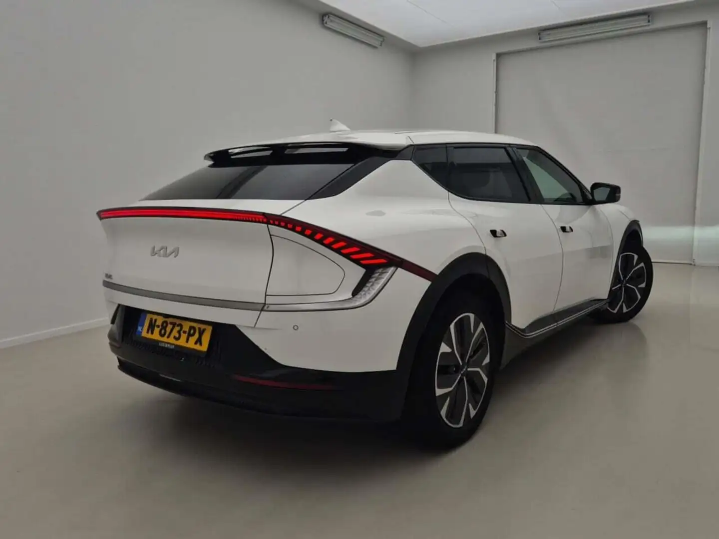Kia EV6 PLUS 77.4KWH LEER/NAV/ACARPLAY/FABRIEKSGARANTIE Blanc - 2