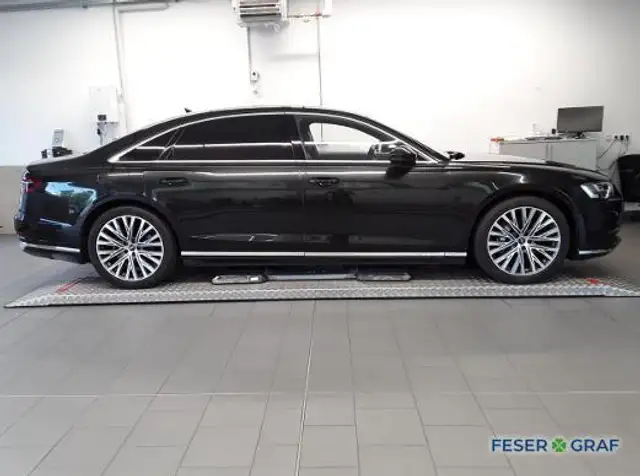 Audi A8 view 5