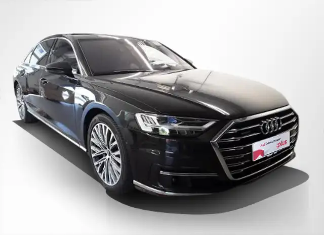 Audi A8 view 10