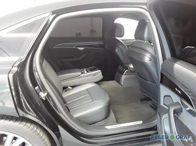 Audi A8 view 9