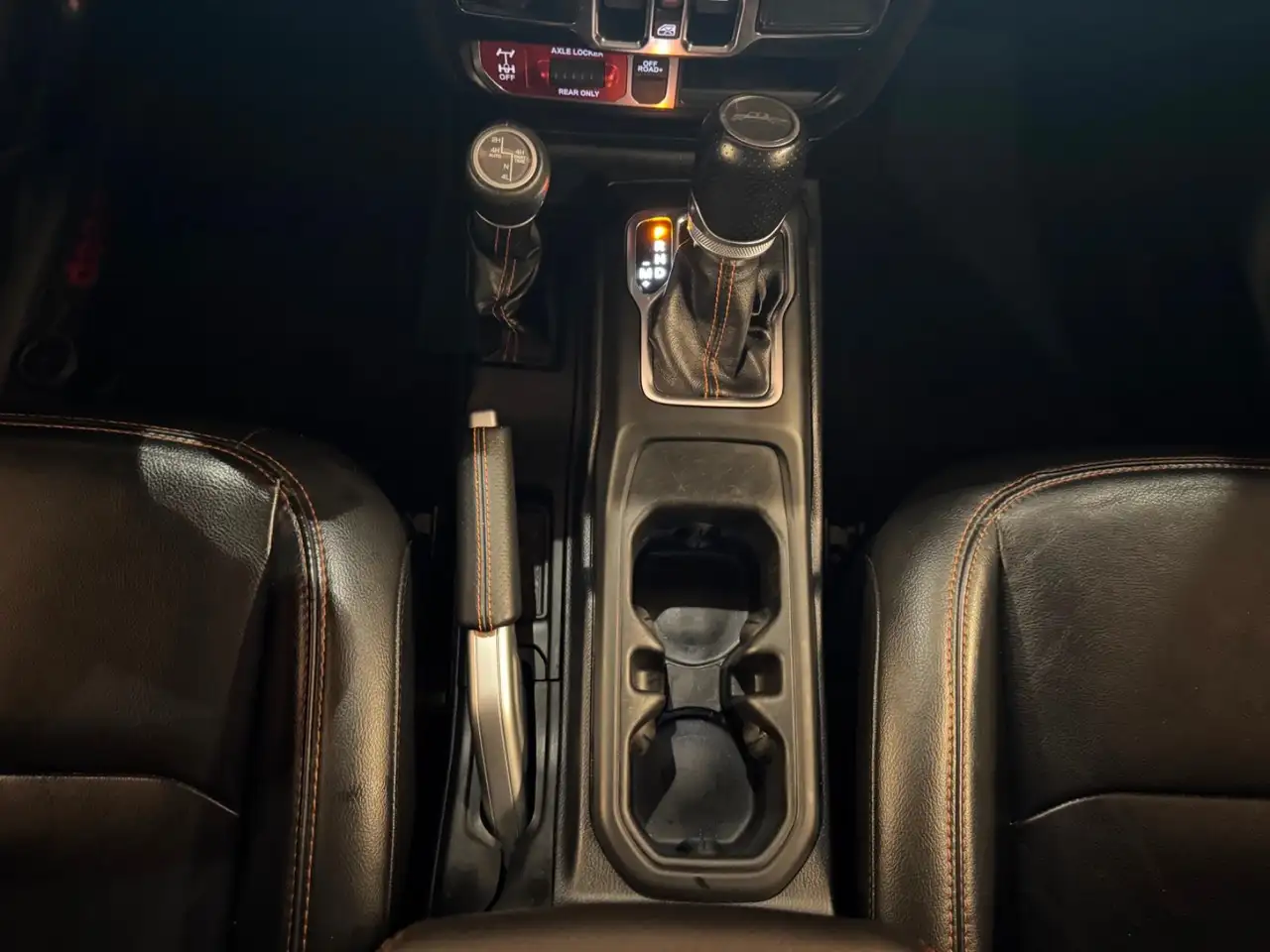 Jeep Gladiator снимка Jeep Gladiator
