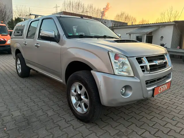 Isuzu D-Max Double Cab Custom 4WD