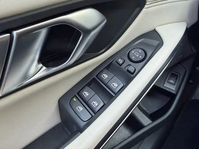 BMW 3 Series view 17