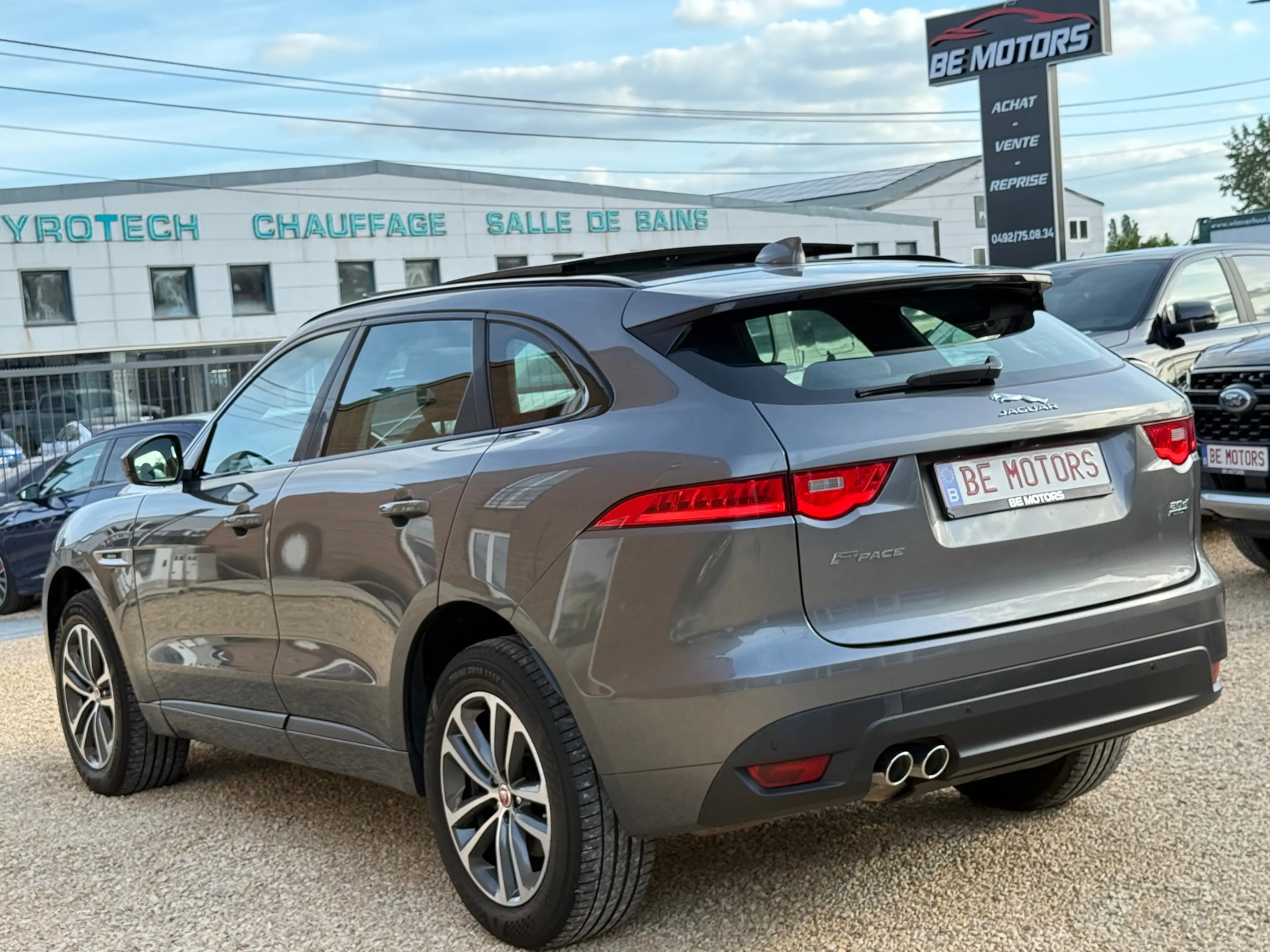 Jaguar F-Pace 2.0 D R-Sport TOIT PANO - VIRTUAL COCKPIT - CAMERA - FULL OPTIONS GARANTIE 12 MOIS — photo 4