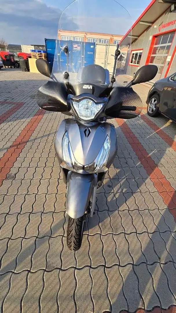 Honda SH 125i ABS Roller / Scooter Srebrny - 2