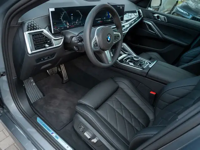 BMW X6 view 12
