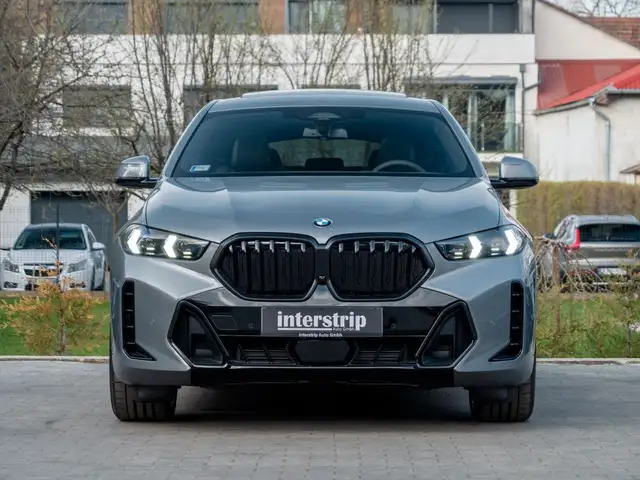 BMW X6 view 2