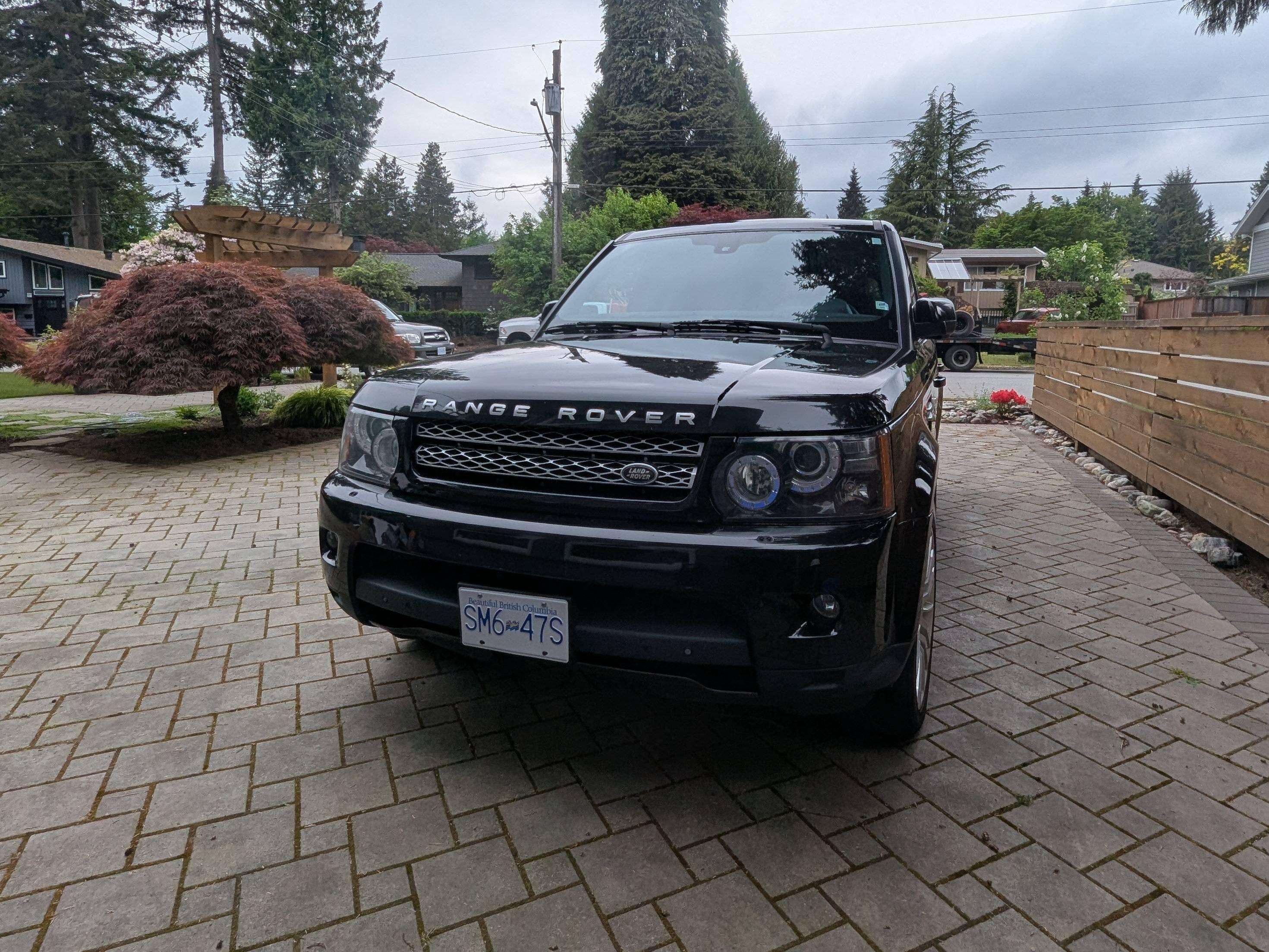 2012 Land Rover Range Rover Sport HSE LUX alt 2