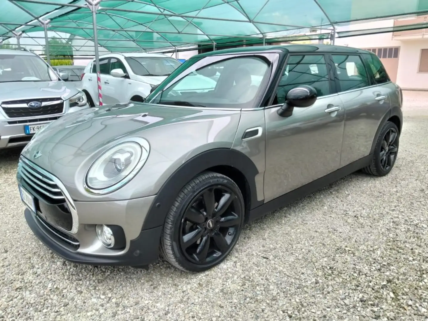 MINI Cooper D Clubman 2.0 Hype Automatica Gris - 1