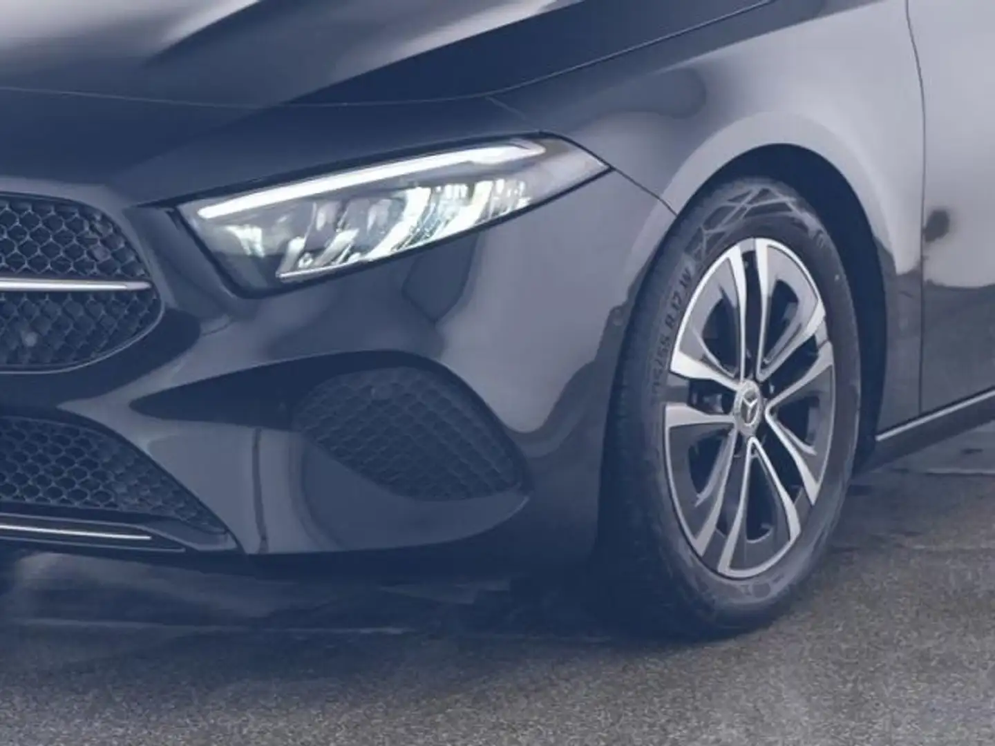 Mercedes-Benz A 180 Automatic 4p. SEDAN Sport MILD HYBRID Schwarz - 2