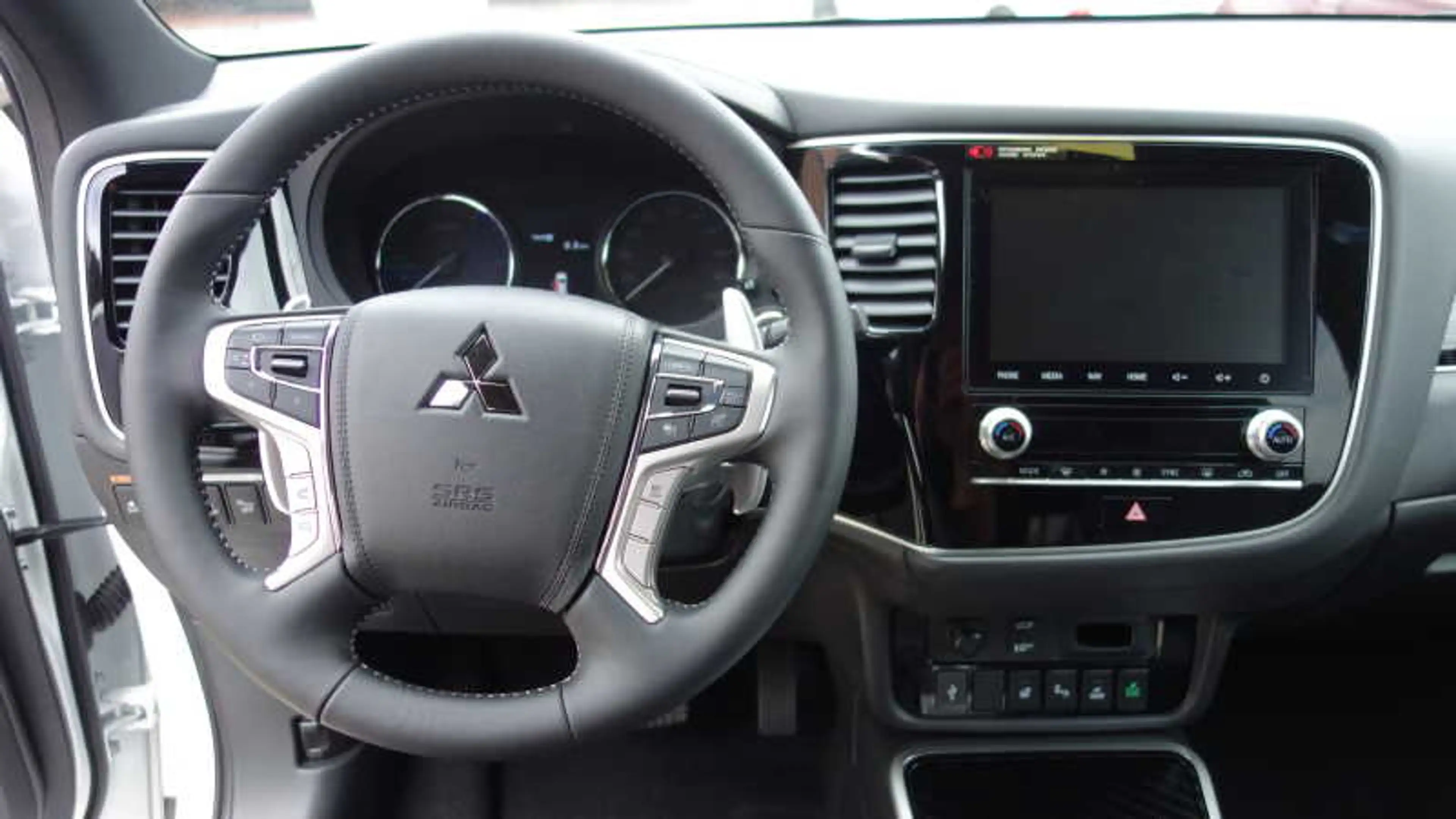 Mitsubishi Outlander PHEV PLUS FA-Paket 360°Kam,LED,Standheizg,AHK — photo 10