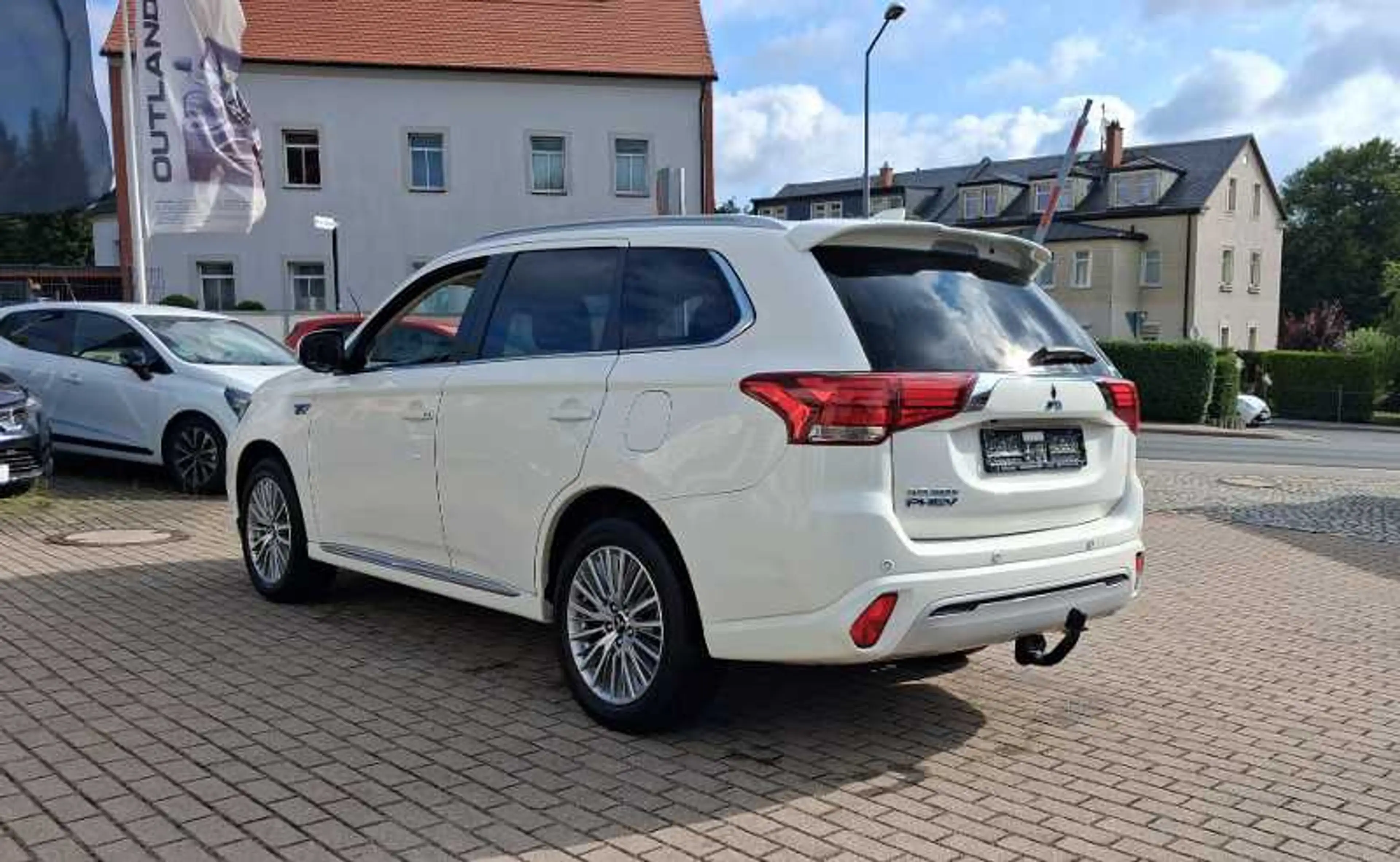 Mitsubishi Outlander PHEV PLUS FA-Paket 360°Kam,LED,Standheizg,AHK — photo 7
