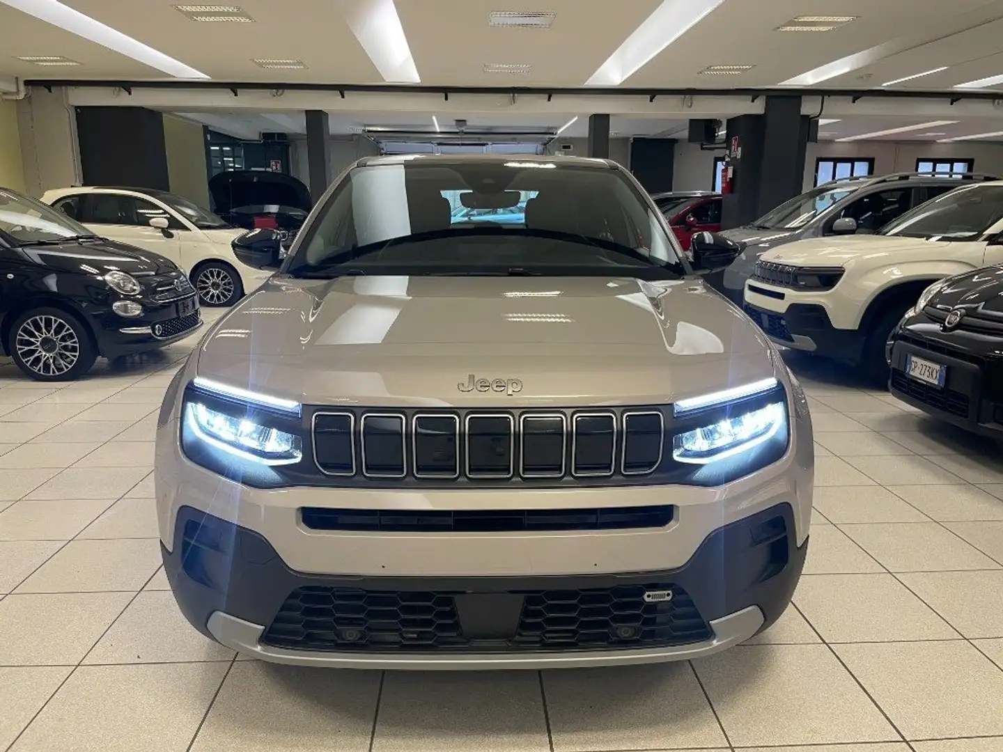 Jeep Avenger 1.2 Turbo 100 CV Altitude+SENSORI PARK+WINTER PACK Beige - 2