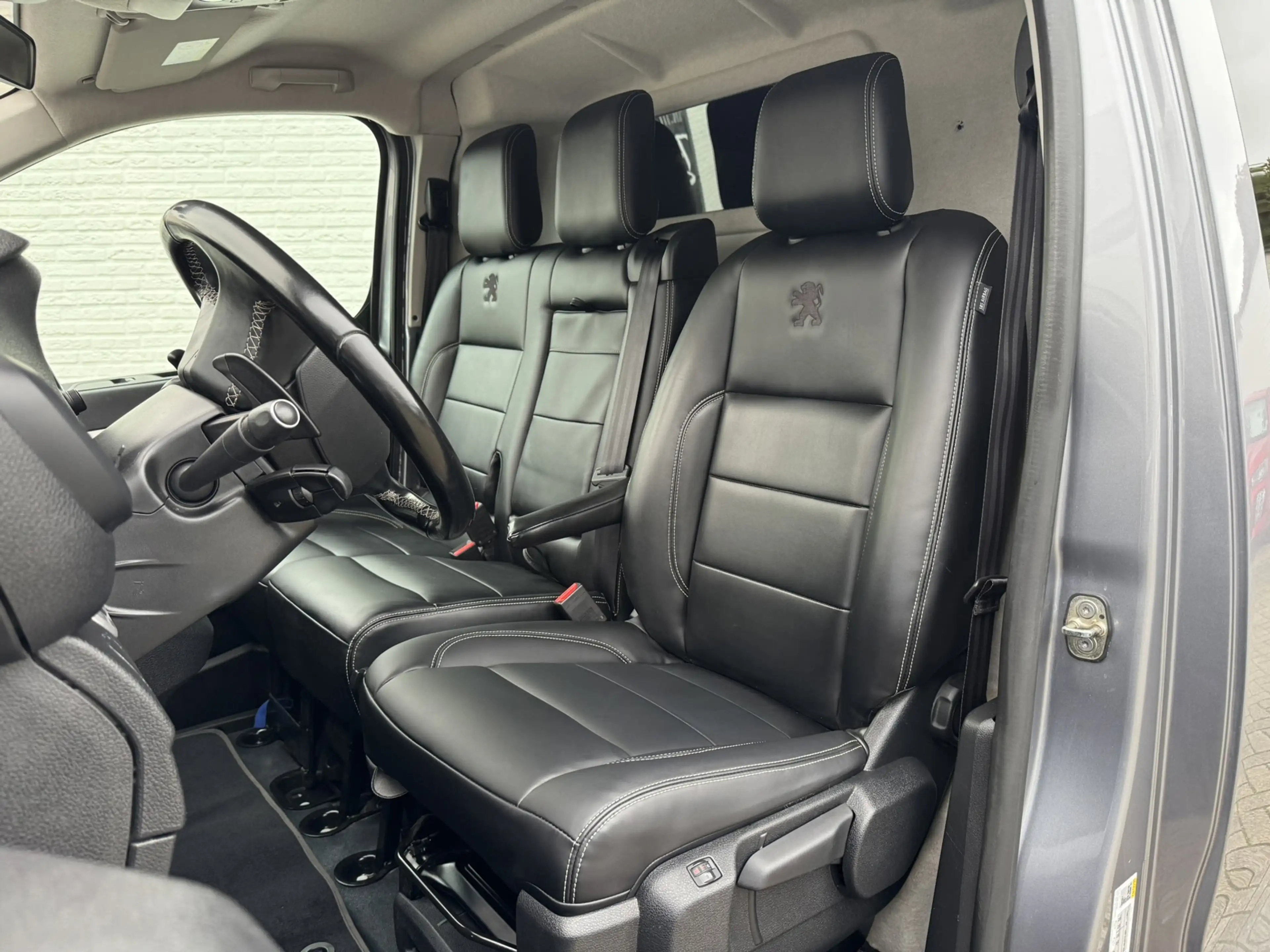 Peugeot Expert 2.0 BlueHDI 180 Long Sport MARGE Automaat Trekhaak — photo 2