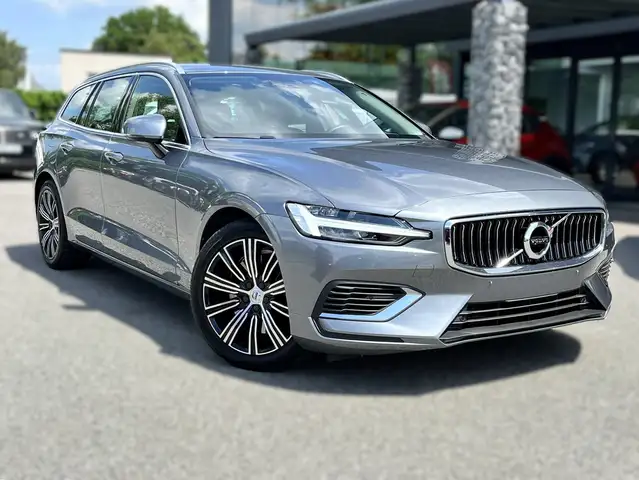 Volvo V60 2.0 T6 RECHARGE AWD Momentum Pro CARPLAY / CAMERA