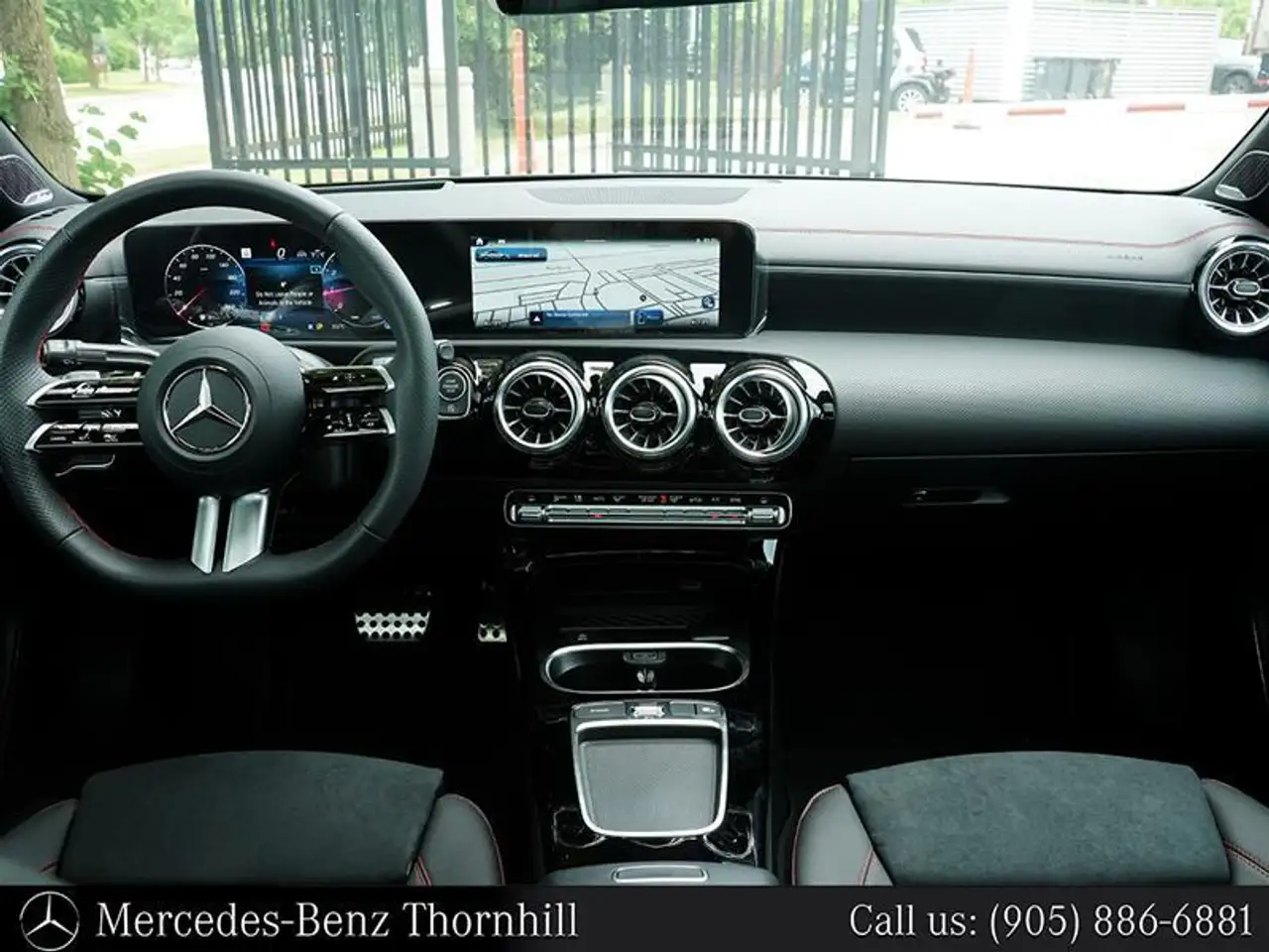 Mercedes-Benz CLA снимка Mercedes-Benz CLA