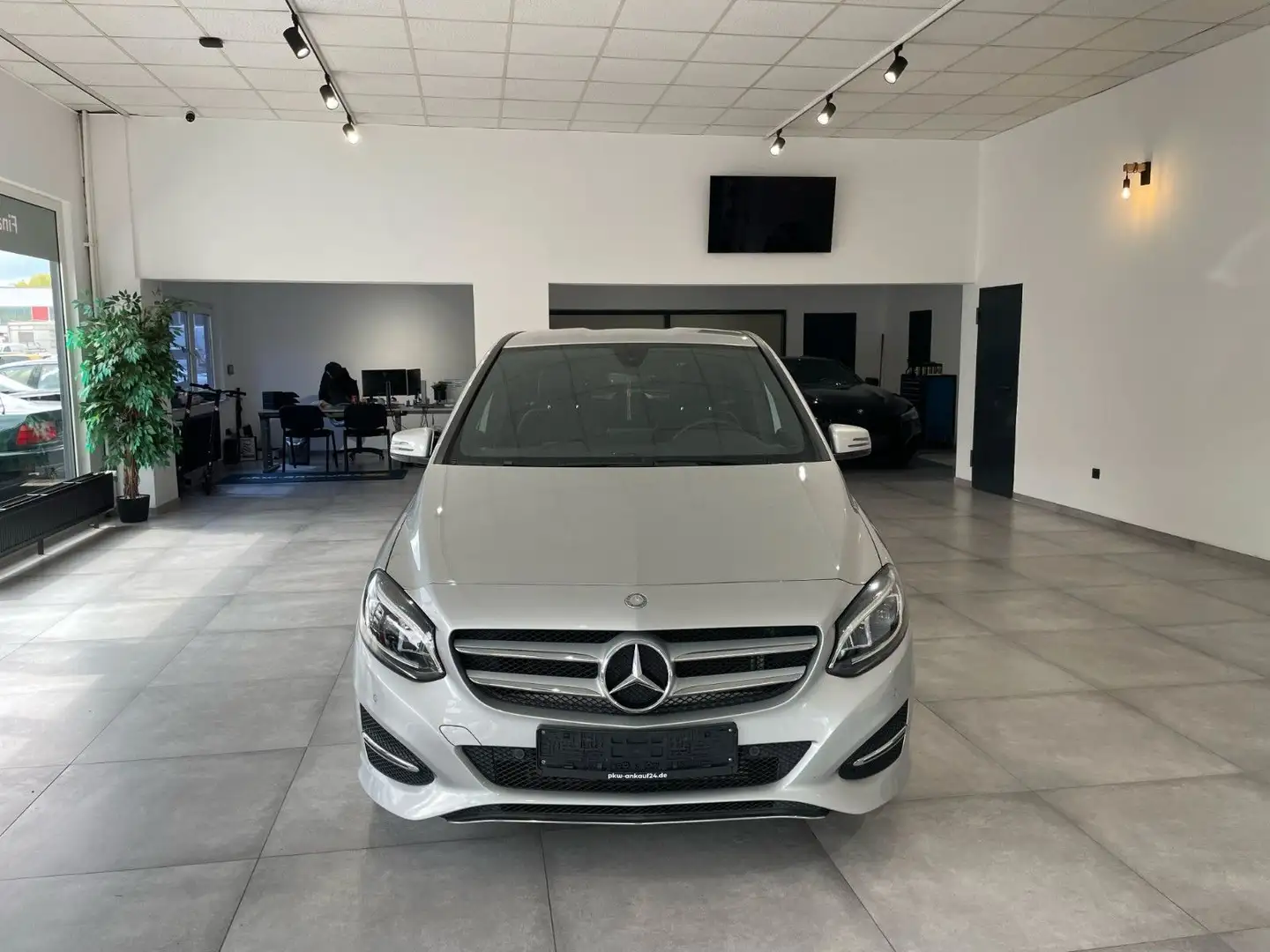 Mercedes-Benz B 220 4Matic Score LED/Navi/RFK/Garantie/InspNEU Silber - 1