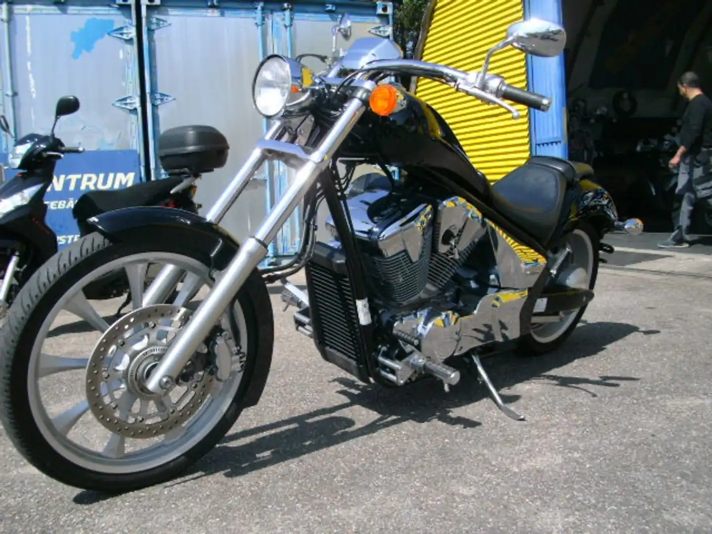 Honda VT 1300 CXA FURY 2.Hand Nur 11.000km Original Zustand Noir - 1